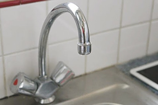 Alimentation en eau potable à Mascara: Robinets à sec et un numéro vert inutile