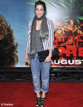 Amanda Peet a le look chic avec son « boyfriend »