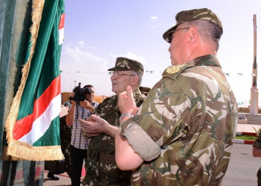 Au troisième jour de sa visite à la 2e RM, Gaïd Salah inaugure et inspecte des unités de l&rsquo;Armée