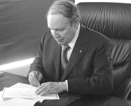 Augmentation des revenus : Bouteflika honore son engagement