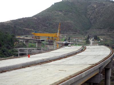 Autoroute Est-Ouest : Amar Ghoul insiste sur le respect des délais
