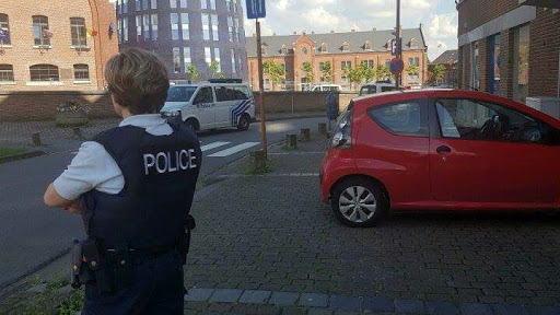 Belgique: deux policiers blessés par un homme armé d’une machette.