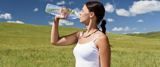 Boire de l’eau : vrai-faux et idées reçues