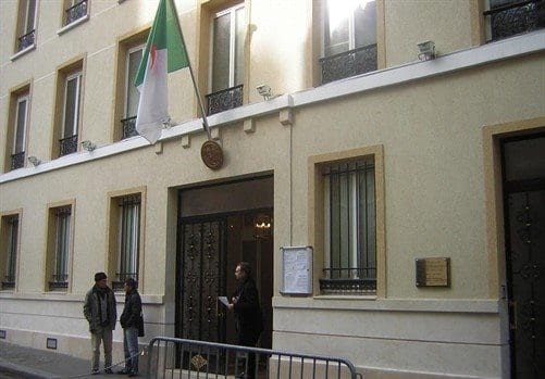 Bouteflika attendu par les ressortissants algériens de France