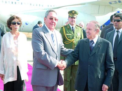 Bouteflika et Castro préparent le sommet des non-alignés