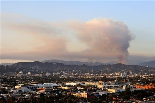 Californie : Les incendies font 3 blessés et 4000 maisons évacuées