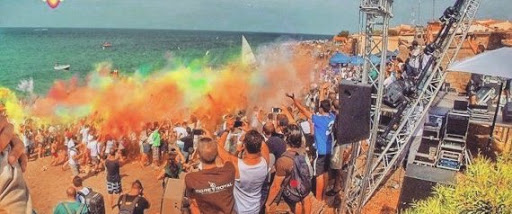 Célébration du «Holi Festival Of Color» à Tichy