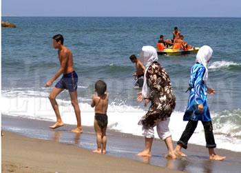 C’est le reflet de l’Algérie actuelle: Le bikini et le burkini se partagent les plages