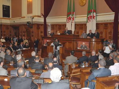 Clôture de la session de printemps du Sénat par Bensalah