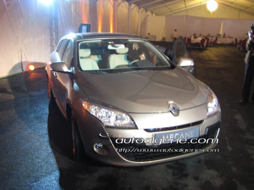 Commercialisation de nouvelle Megane, prix et équipements