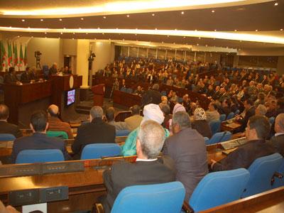 Débats sur l’impact de la crise économique à l’APN