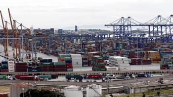 Déficit commercial de près de 12 milliards de dollars en sept mois