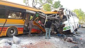 Dix-sept morts dans la collision de deux bus au nord du Caire