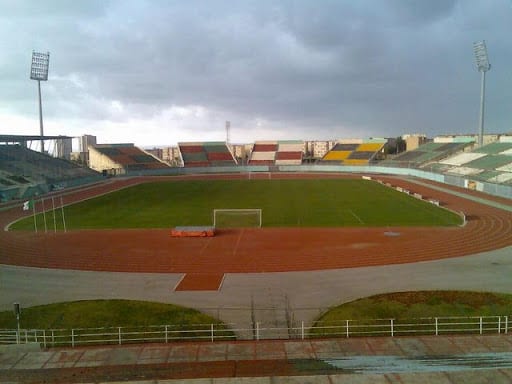 EN : A cause du nombre limité des billets, emeutes à Tchaker