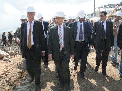 Energies renouvelables : Khelil prévoit 18 villages solaires dans le Sud