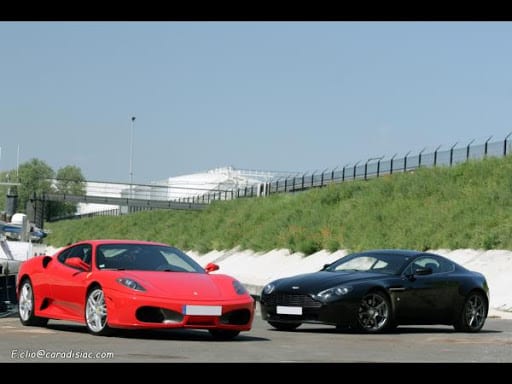 Ferrari 430 et Aston Martin V8 Vantage