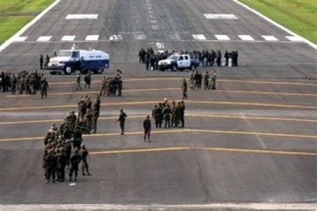 Honduras : Zelaya refoulé par des soldats à l&rsquo;aéroport