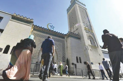 Ils représentent la plus grande communauté musulmane dans le pays: Quel islam les Algériens de France veulent-ils ?