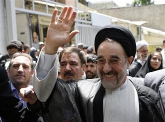 Iran : Khatami critiqué pour son projet de référendum