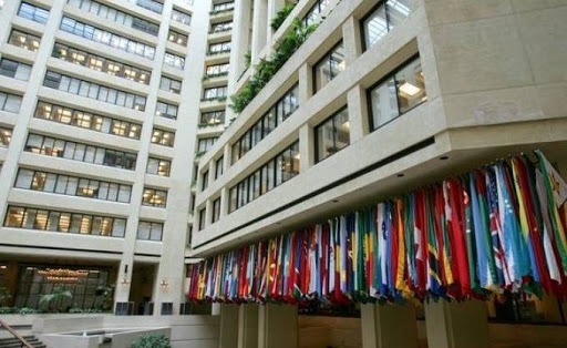 La BM prévoit un baril de pétrole à 43 dollars