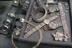 La crise rattrape le luxe « bling-bling »