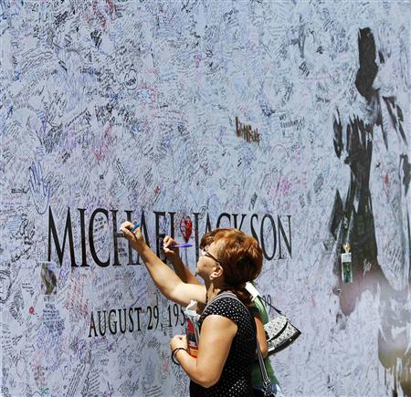 La dépouille de Michael Jackson au Staples Center
