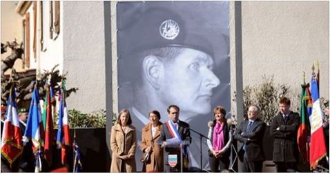 « L&rsquo;Algérie, c&rsquo;est notre paradis », lance Ménard en débaptisant une rue de Béziers