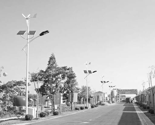 L’Autoroute est-ouest éclairée avec des énergies renouvelables