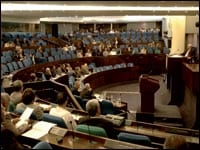 Le plan d’action du gouvernement toujours en débat au parlement