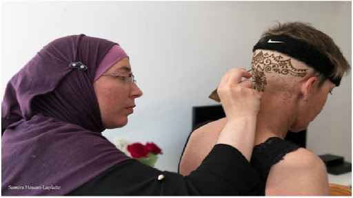 Le tatouage au henné, un atout beauté contre le cancer