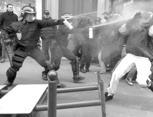 Les Algériens interdits de fêter la victoire nationale en France