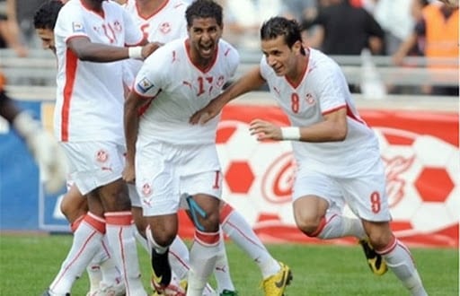 Les Tunisiens ont défilé pendant le match, avant de se rendre à l&rsquo;évidence