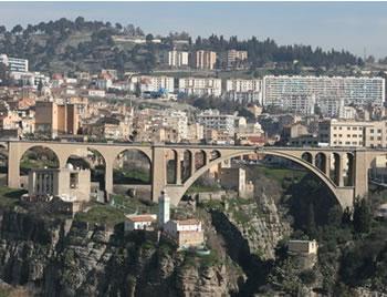 L’été à constantine: Une immense prison
