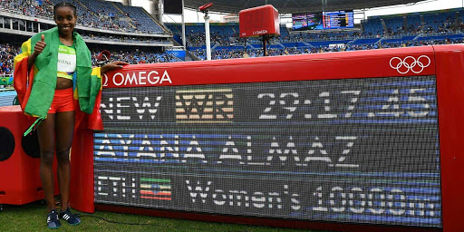 L’Ethiopienne Almaz Ayana décroche l’or et pulvérise le record du monde du 10.000m.