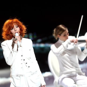Mylène Farmer fête ses 48 ans au stade de France