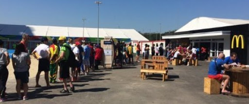 Olympiades de Rio: Le McDo du village olympique a dû prendre de sévères mesures contre les athlètes (mais c&rsquo;est pour leur bien)