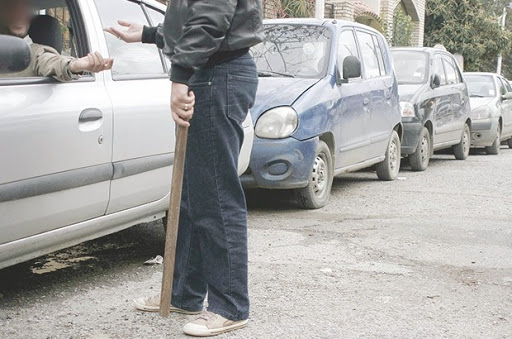 Oran: Des automobilistes sont tabassés par des gardiens improvisés