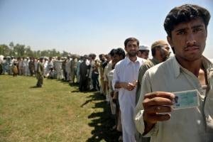 Pakistan : Des réfugiés coincés entre armée et talibans