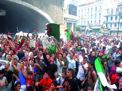 Panaf 2009 : Les rues d&rsquo;Alger bondées de jeunes