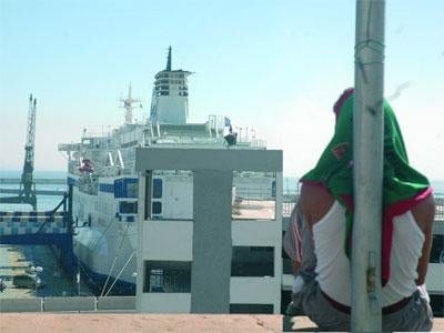 Passion du Djanoub vient en aide au émigrants clandestins