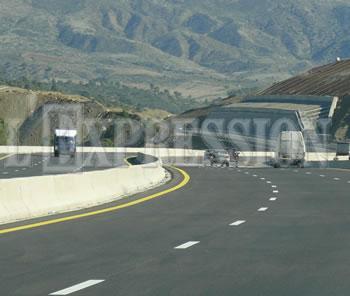 Pénétrante autoroutière de Béjaïa :La livraison du tronçon Ahnif-Ouzellaguen reportée