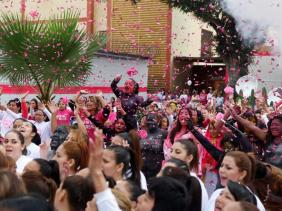 Pérou: 50.000 manifestants dénoncent à Lima la violence contre les femmes