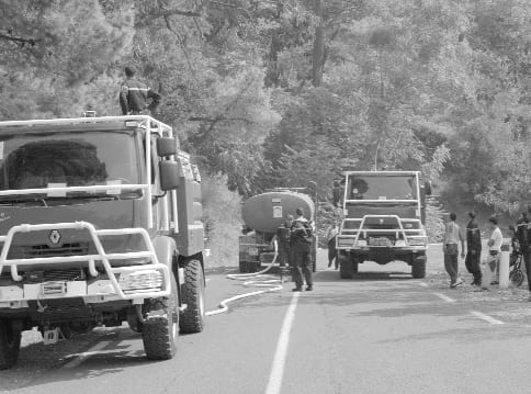 Plus de 2000 incendies signalés à travers tout le pays