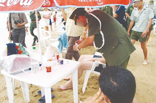 Plus de 600 parasols saisis en une semaine: Les services de sécurité traquent les malfaiteurs des plages à Jijel