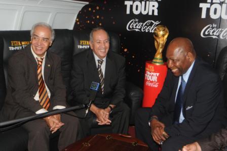 Présentation du trophée de la Coupe du Monde à Alger