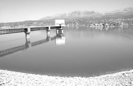 Sellal promet de l’eau en abondance à Sétif