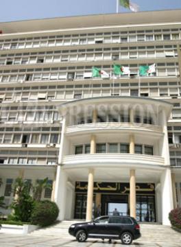 Tous les membres du gouvernement reprennent du service dès dimanche prochain :Au Boulot!