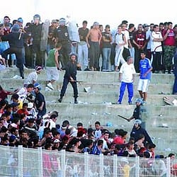Violence au stade Mustapha Tchaker,71 blessés après le match