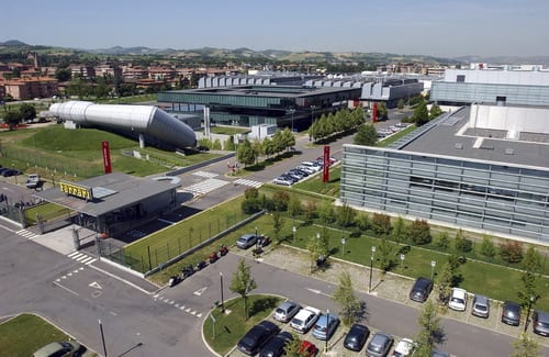 Visiter l&rsquo;usine Ferrari depuis internet, c&rsquo;est désormais possible