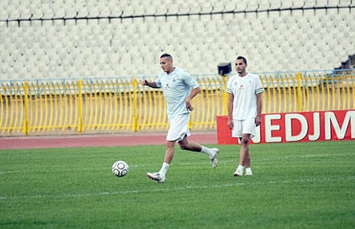 Yebda-Meghni : La France perd deux grands joueurs